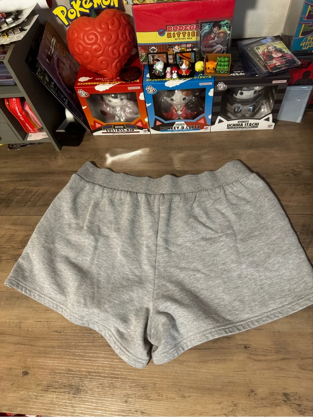 Alo Yoga gray heather shorts